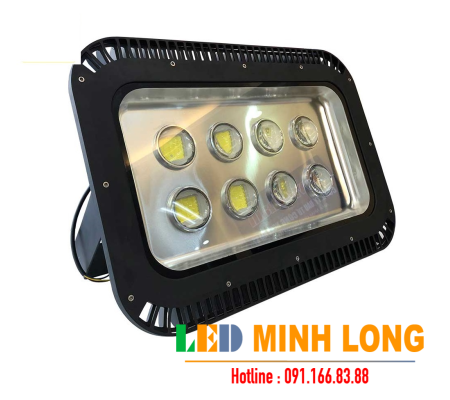 Đèn Pha Kính Lúp Cao Cấp 400w